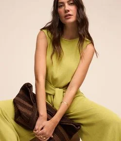 Macacão Reto em Viscose com Amarração na Cintura