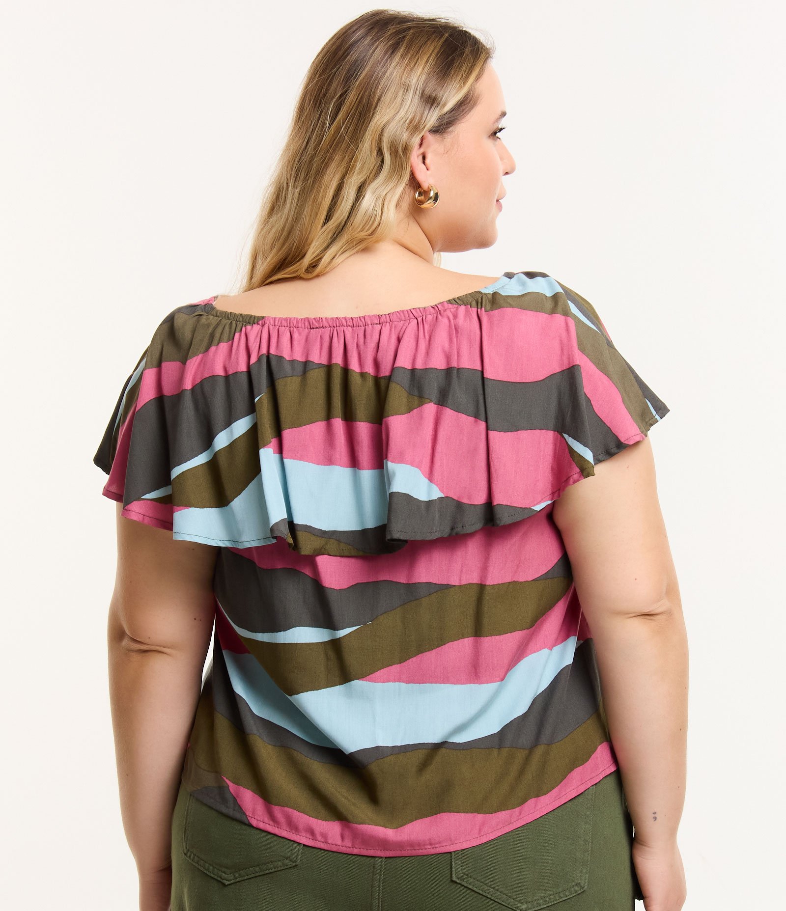 Blusa Ombro a Ombro em Viscose com Babado Curve & Plus Size Multicores 3