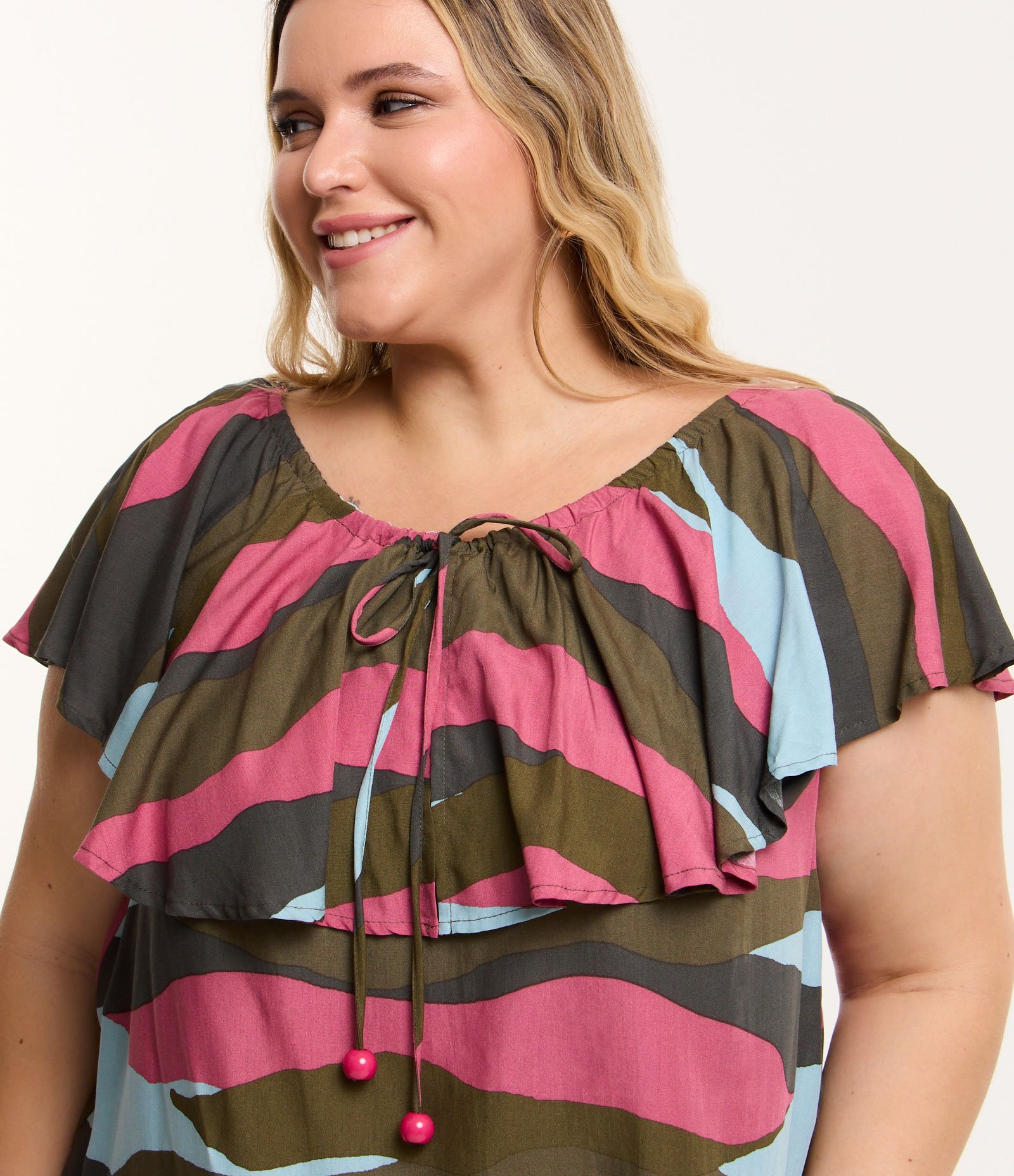Blusa Ombro a Ombro em Viscose com Babado Curve & Plus Size Multicores 4