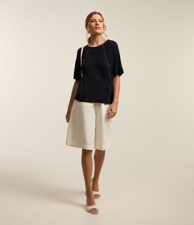 Blusa em Moletinho com Recortes Frontais
