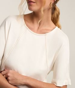 Blusa em Moletinho com Recortes Frontais