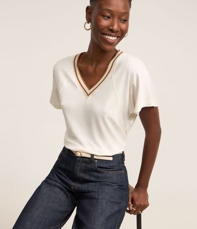 Blusa Manga Curta em Viscolinho com Ribana na Gola V Menor preço em Blusa Manga Curta em Viscolinho com Ribana na Gola V