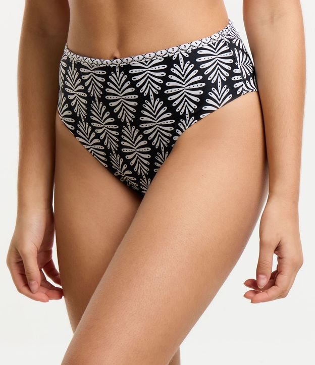 Biquíni Calcinha Hot Pants em Microfibra com Estampa Étnica