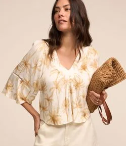 Blusa em Viscose com Detalhe Entremeios na Manga