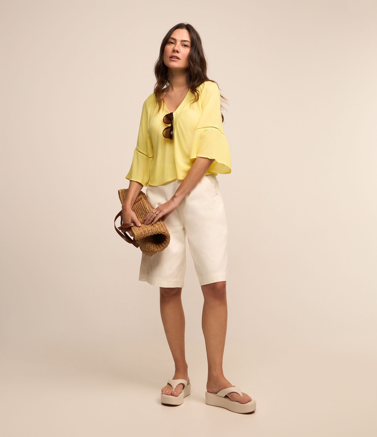 Blusa em Viscose com Detalhe de Entremeios e Franzidos Amarelo 2