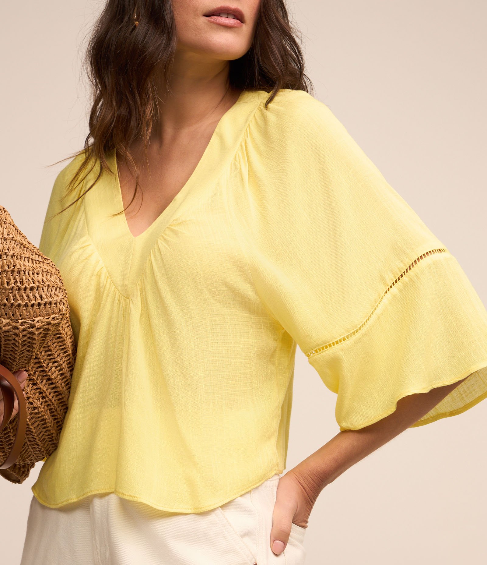 Blusa em Viscose com Detalhe de Entremeios e Franzidos Amarelo 3