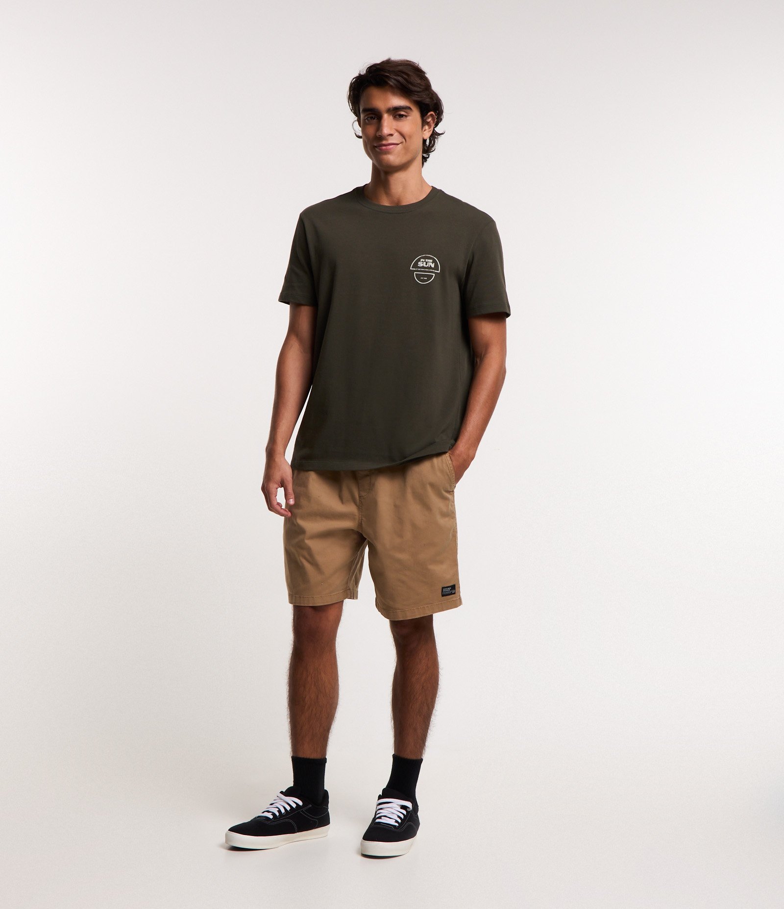 Camiseta Comfort em Malhão Estampa Sun Verde 2