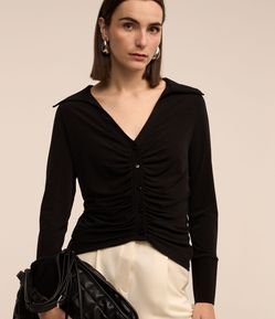 Camisa com Lapela na Gola e Detalhe Franzido Frontal