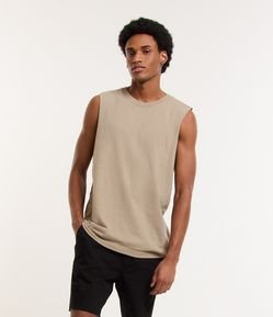 Regata Machão em Crepe com Textura e Etiqueta na Barra