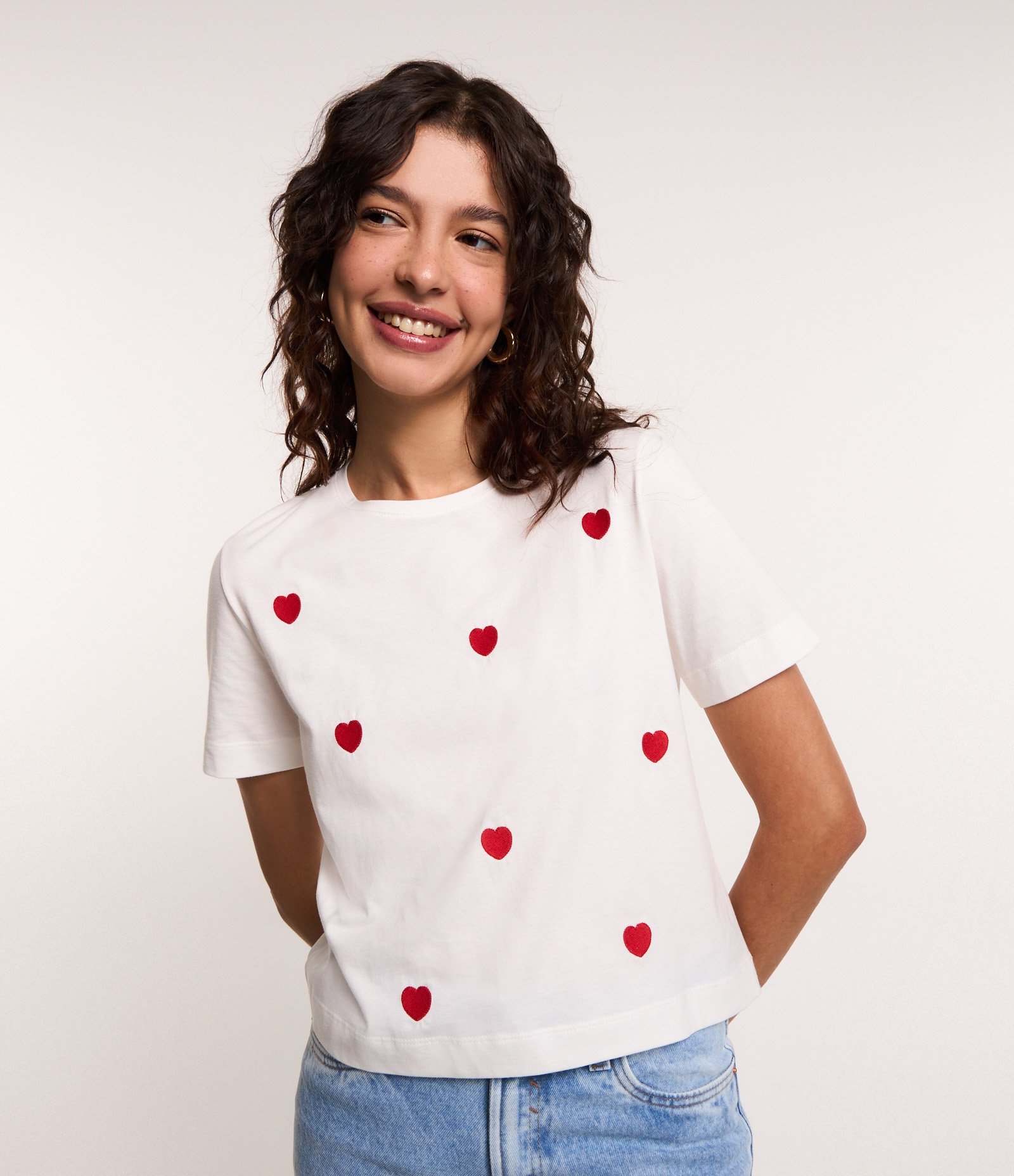 Blusa T-shirt em Algodão com Bordado de Coração Branco 1