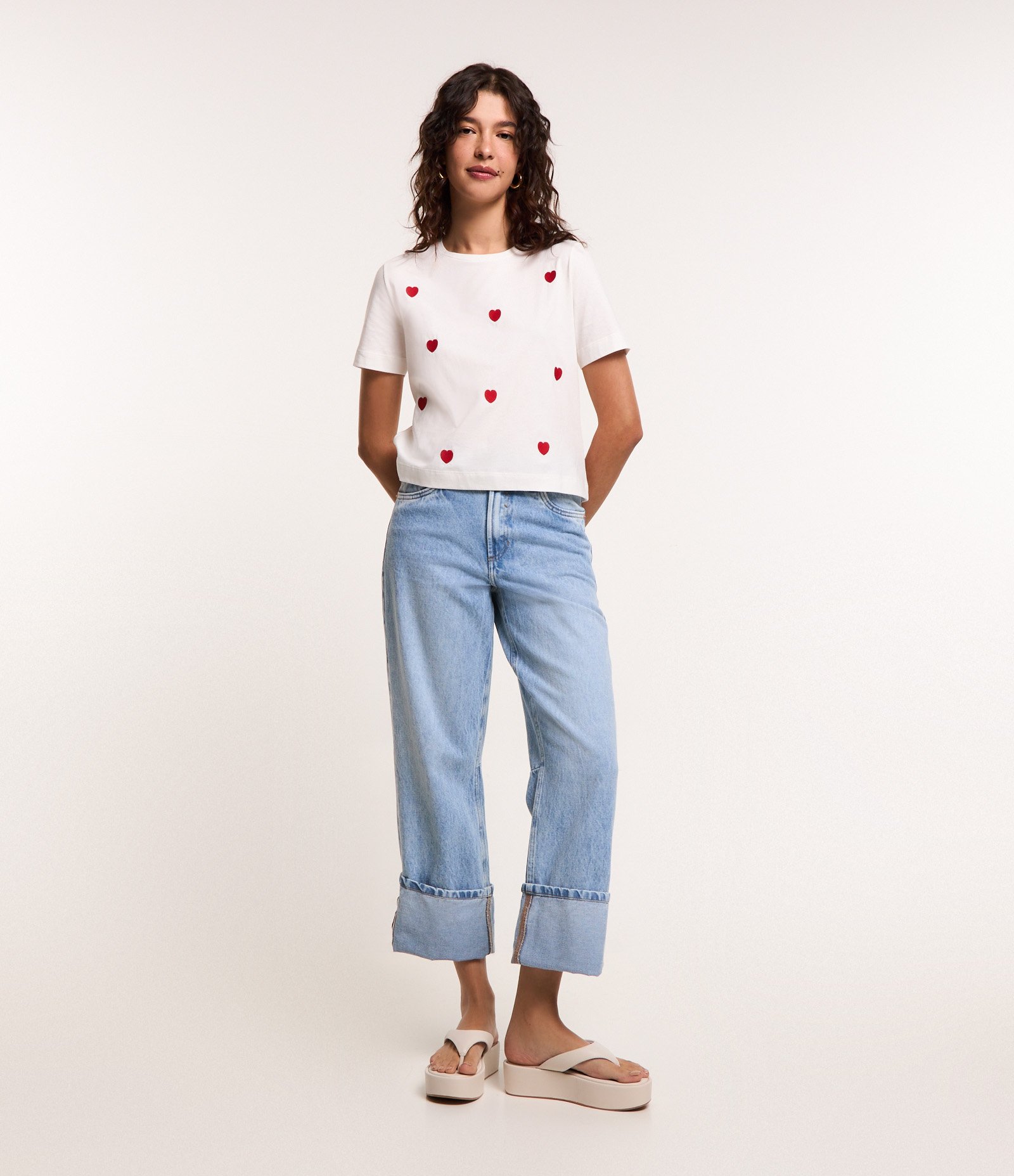 Blusa T-shirt em Algodão com Bordado de Coração Branco 2