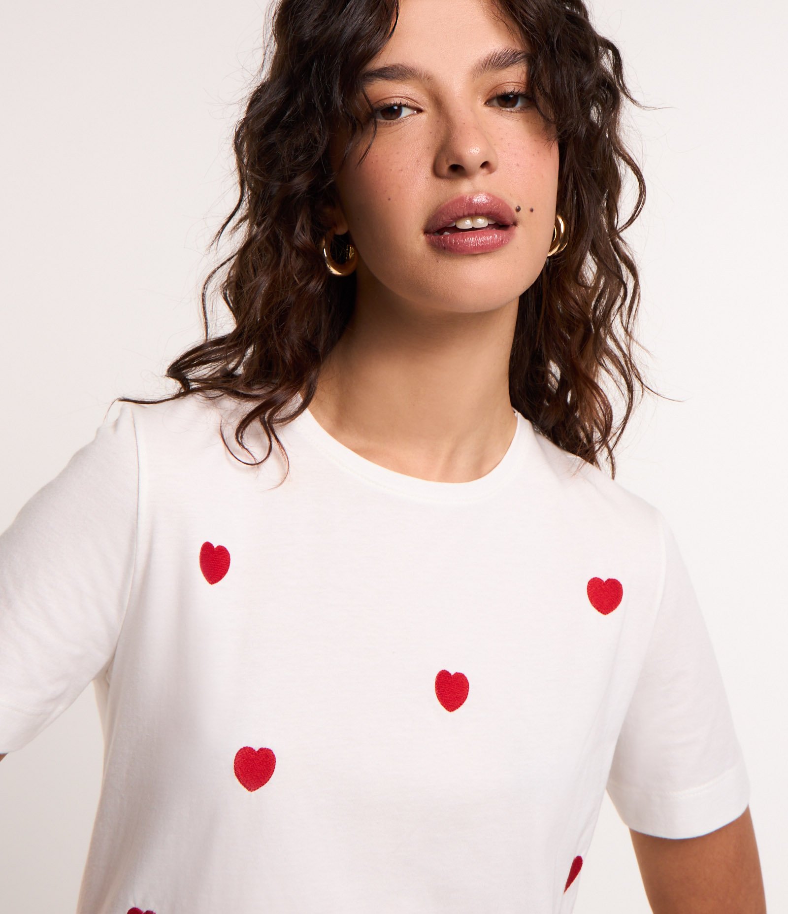 Blusa T-shirt em Algodão com Bordado de Coração Branco 4