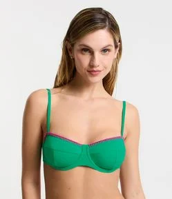 Biquíni Top Meia Taça Com Recortes e Pespontos