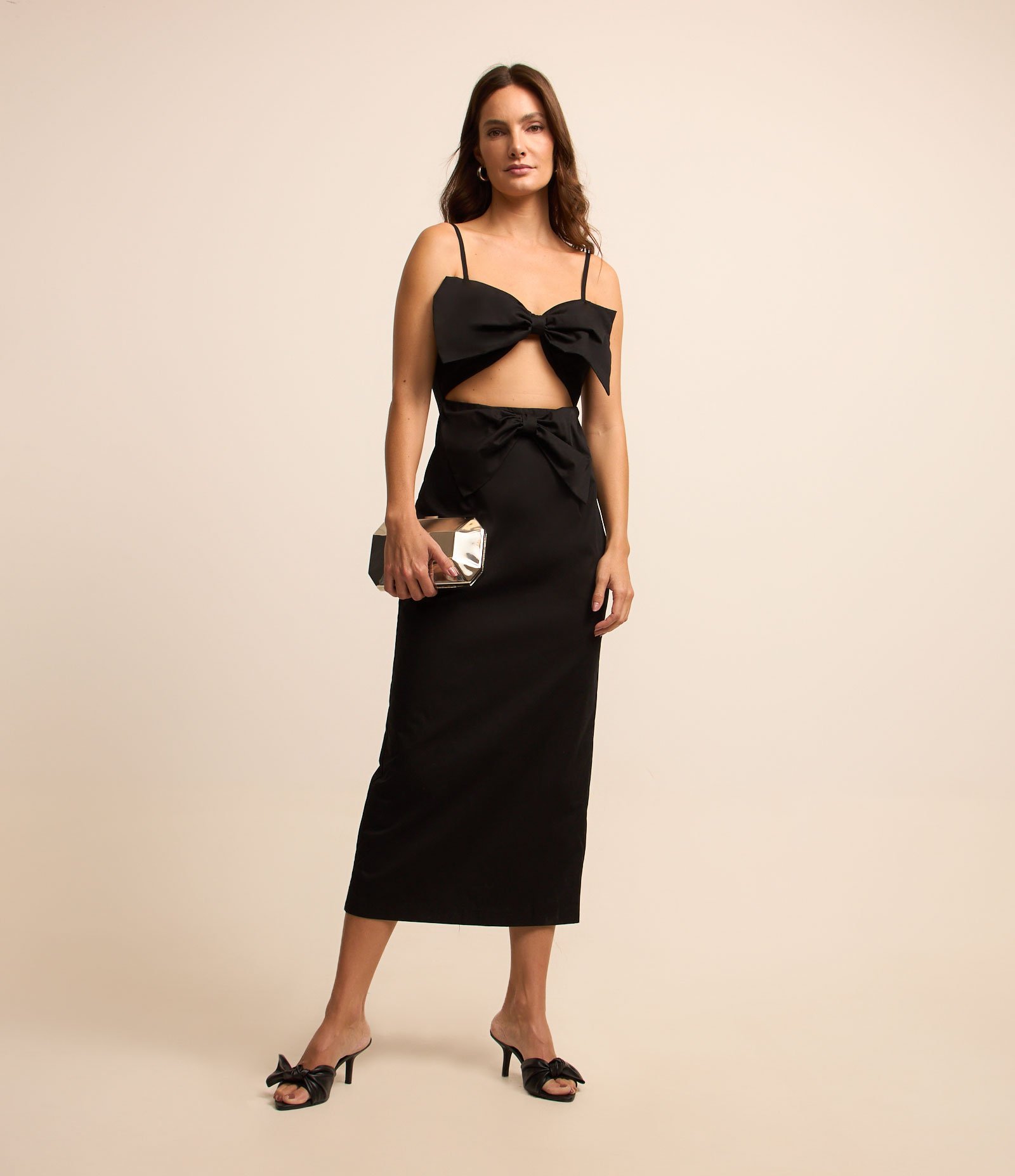 Vestido Reto Midi de Alça em Tricoline com Laço no Decote Preto 1