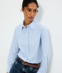 Camisa em Tricoline com Abotoamento e Estampa de Listras em Fio Tinto