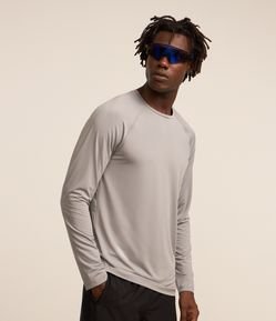 Camiseta Esportiva em Tecnologia Dry e Mangas  Raglan Proteção UV