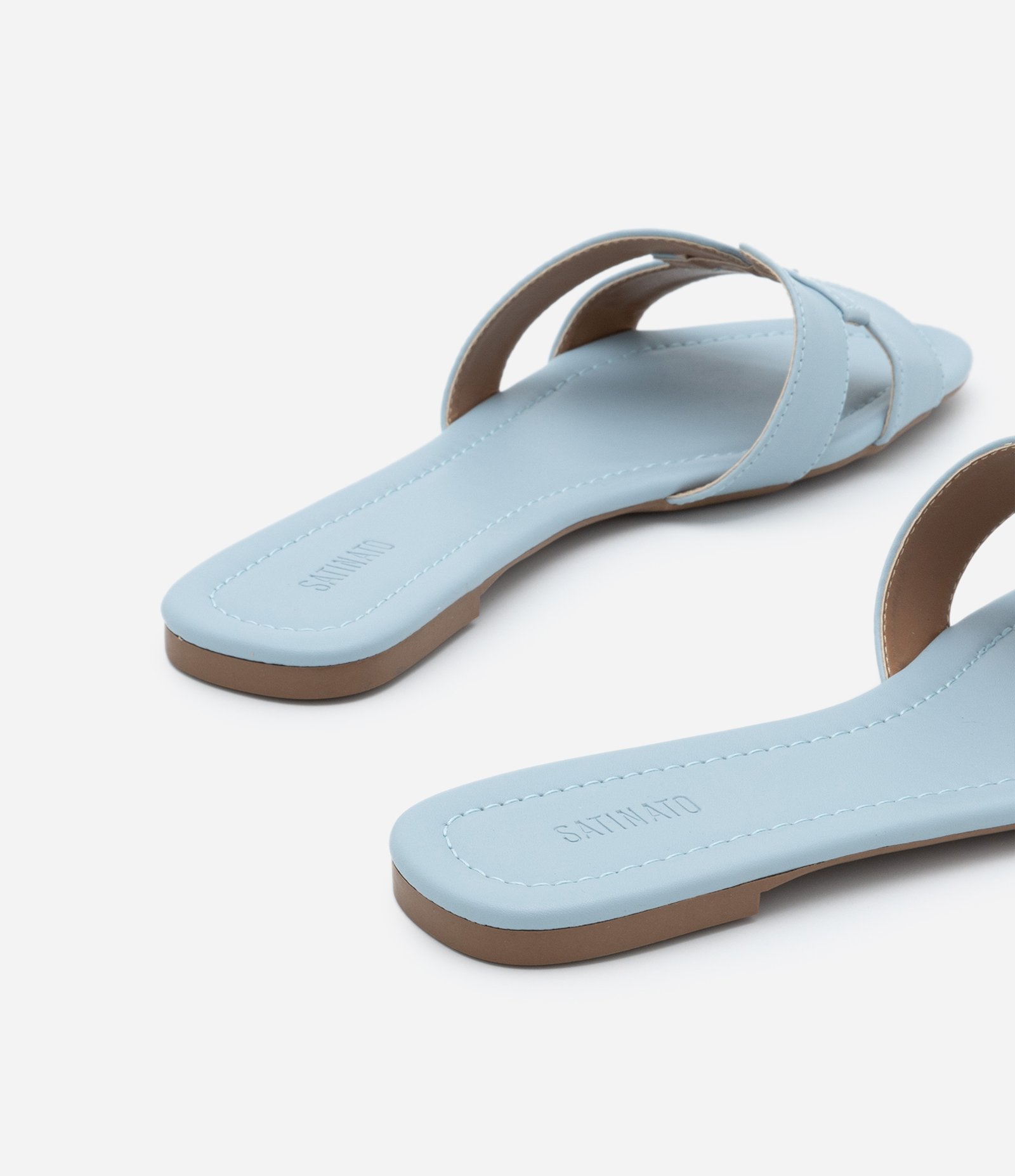 Sandália Rasteira com Cabedal H Azul Claro 4