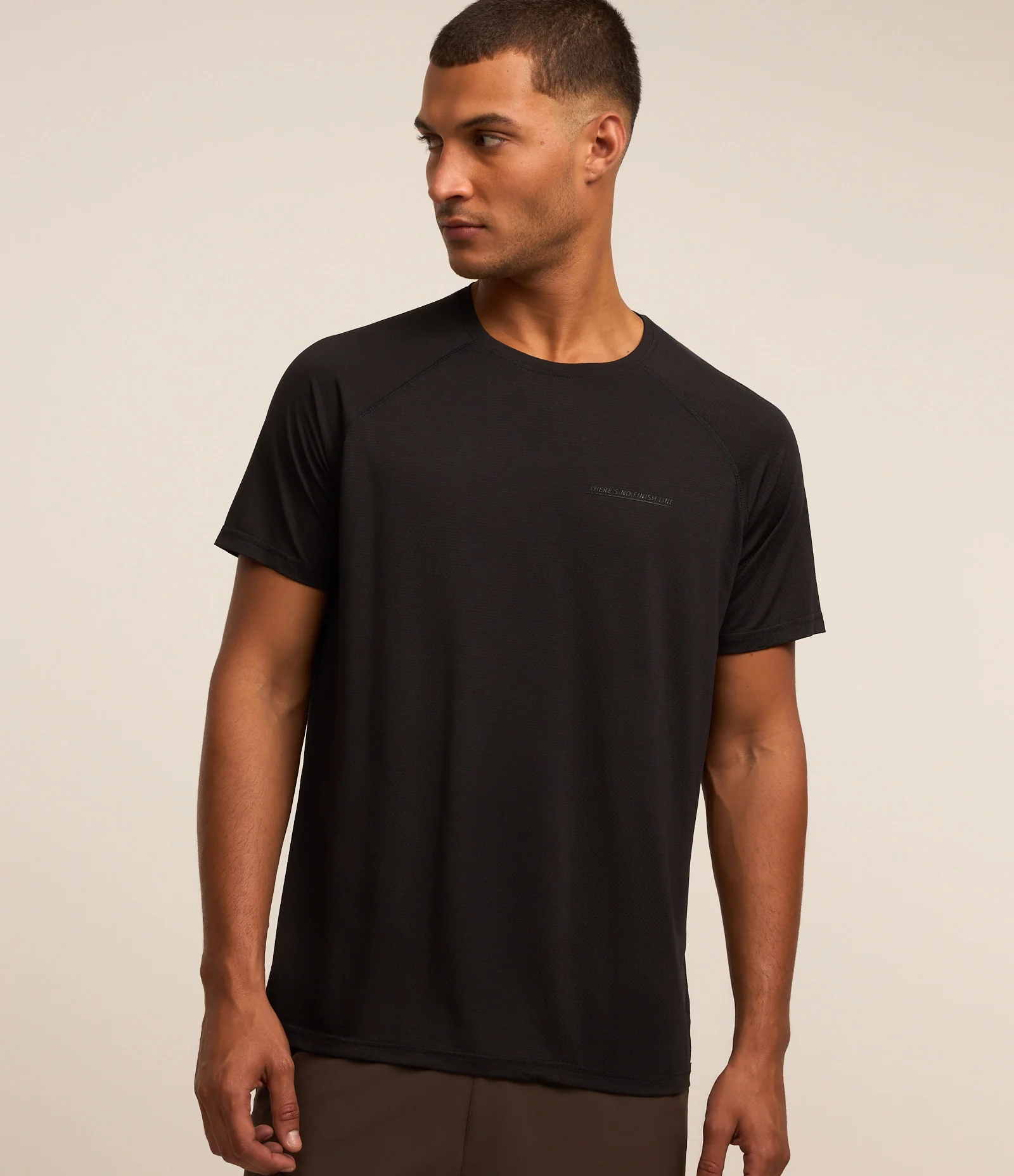 Camiseta Regular Esportiva em Tecnologia Dry com Estampa em Alto Relevo Preto 1