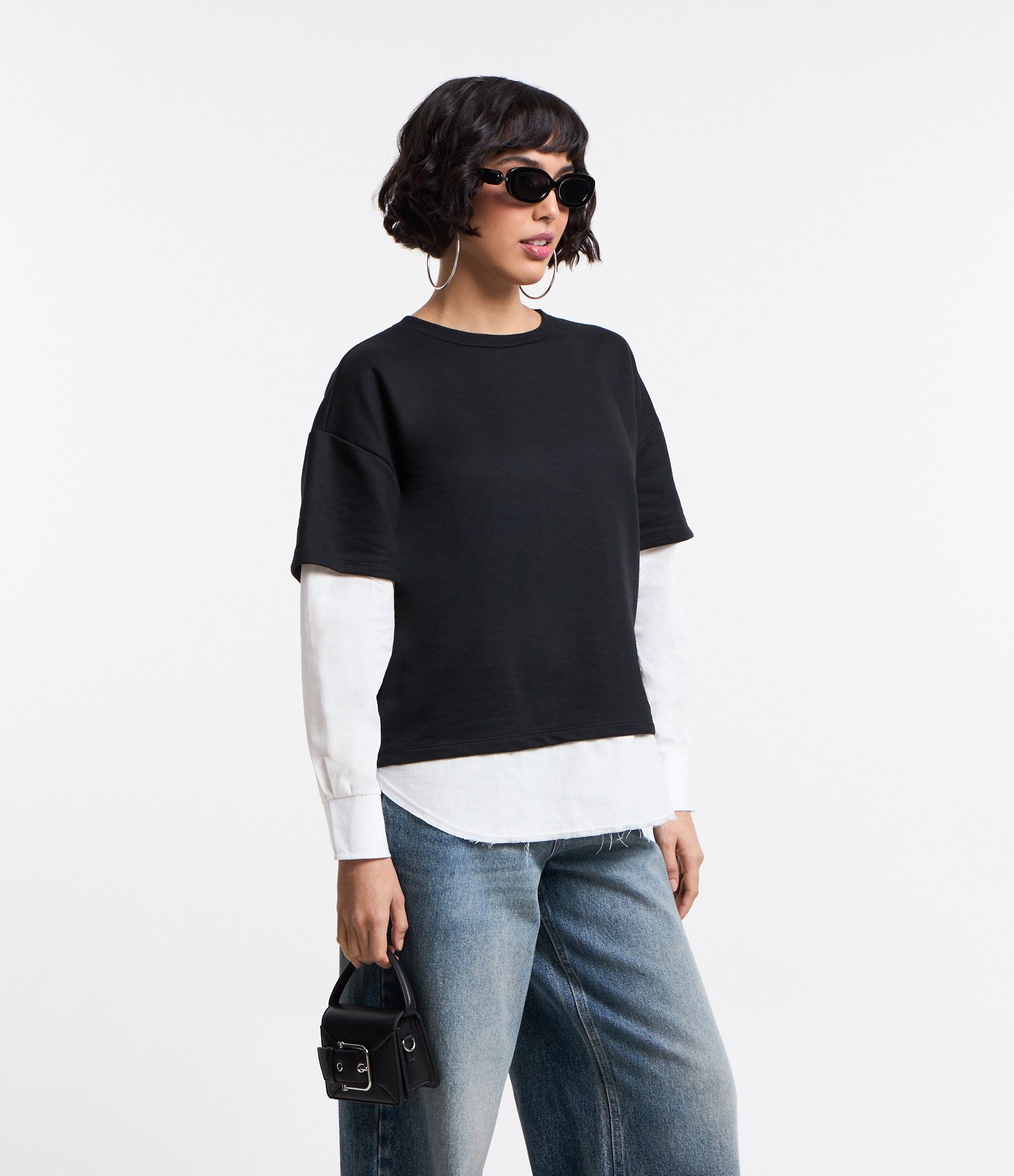 Blusa em Moletom com Sobreposição nas Mangas e Barra Preto 5