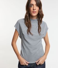 Blusa em Malha Texturizada com Gola Altinha