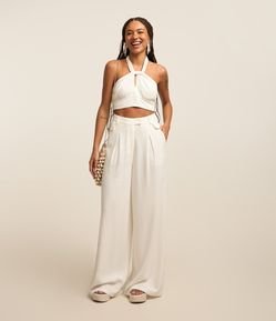 Calça Pantalona em Viscolinho com Detalhe Mini Pala Lateral