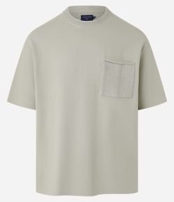 Camiseta Boxy em Algodão com Bolso e Textura