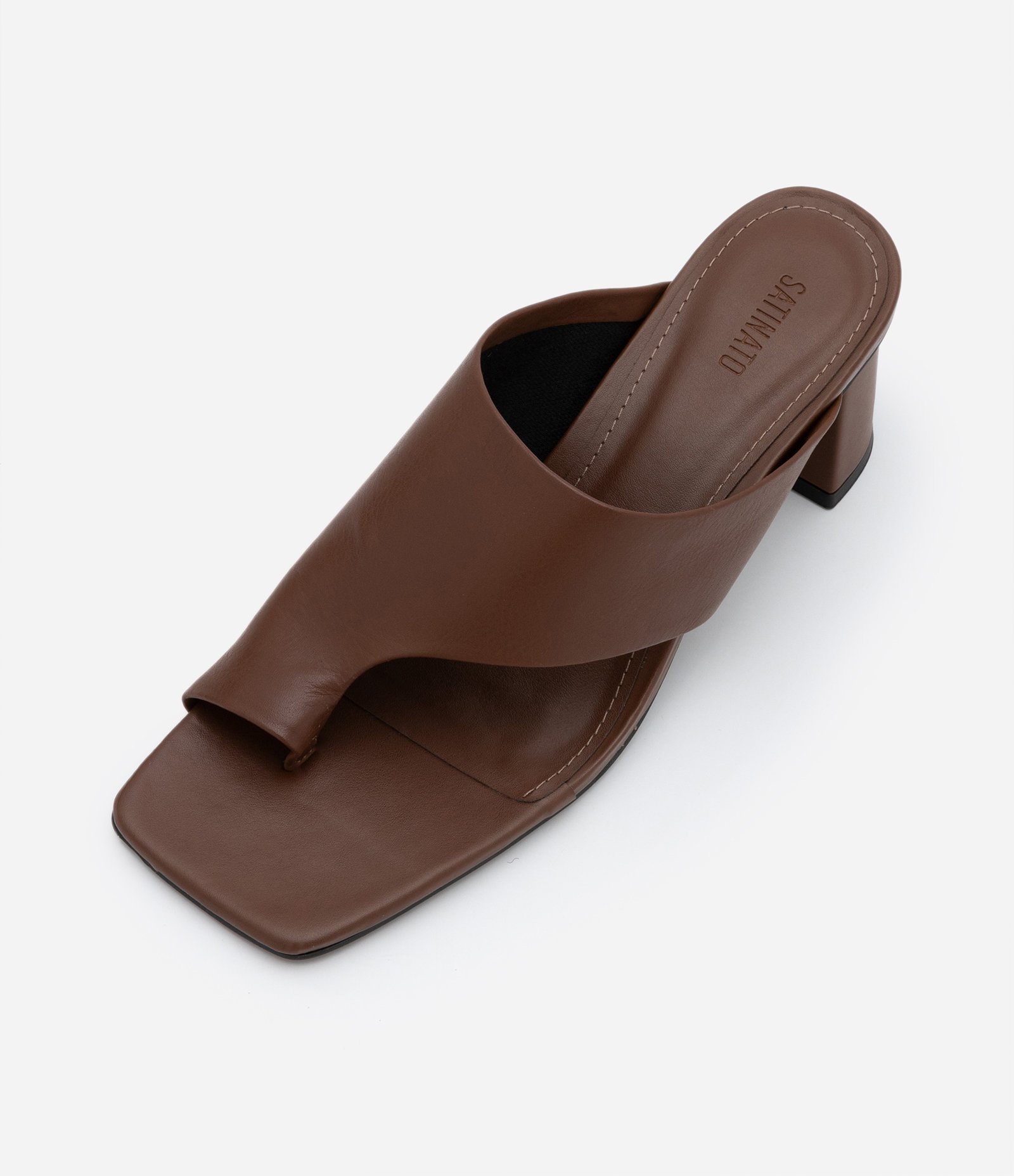 Sandália em Couro com Salto Bloco e Cabedal Diferenciado Marrom 4