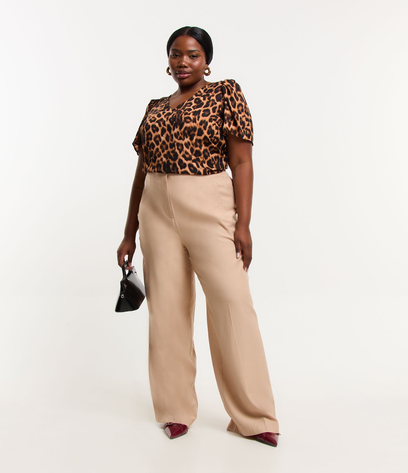 Calça Wide Leg Alfaiataria em Viscose com Bolso Embutido Curve & Plus Size Bege 1