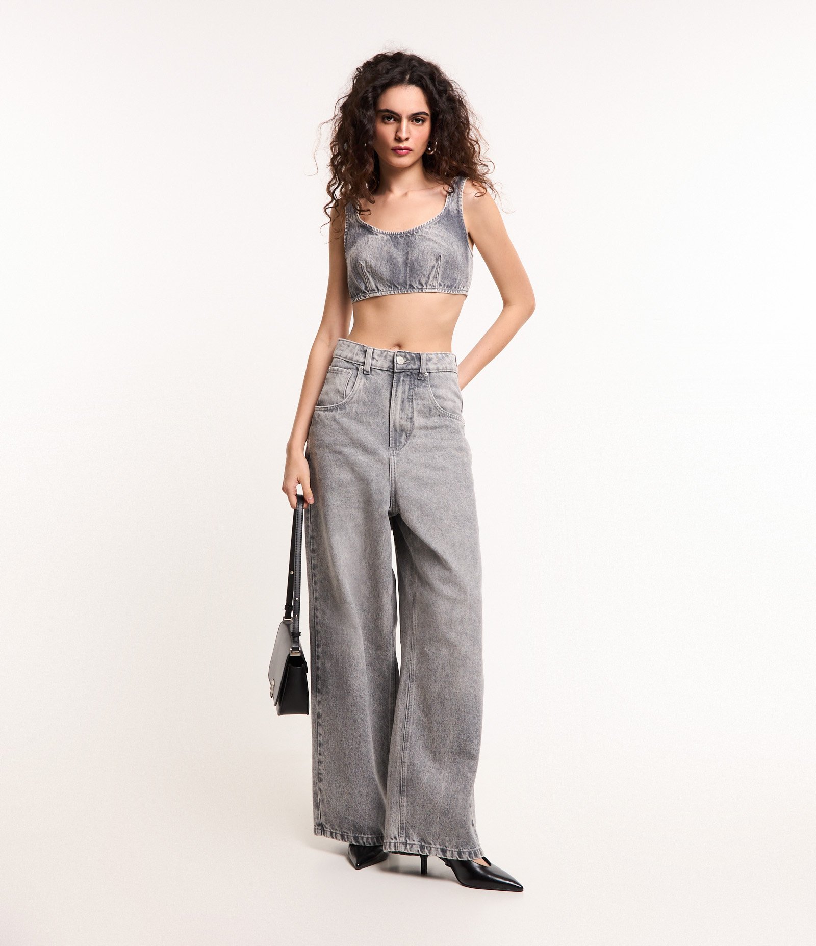 Top de Alça em Jeans com Recortes no Busto e Decote U Cinza 2