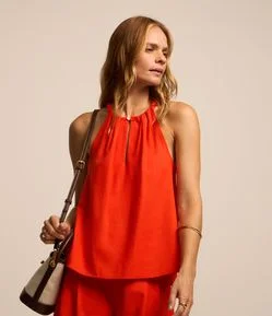 Blusa Regata em Viscolinho Gola com Abertura Franzida e Botão