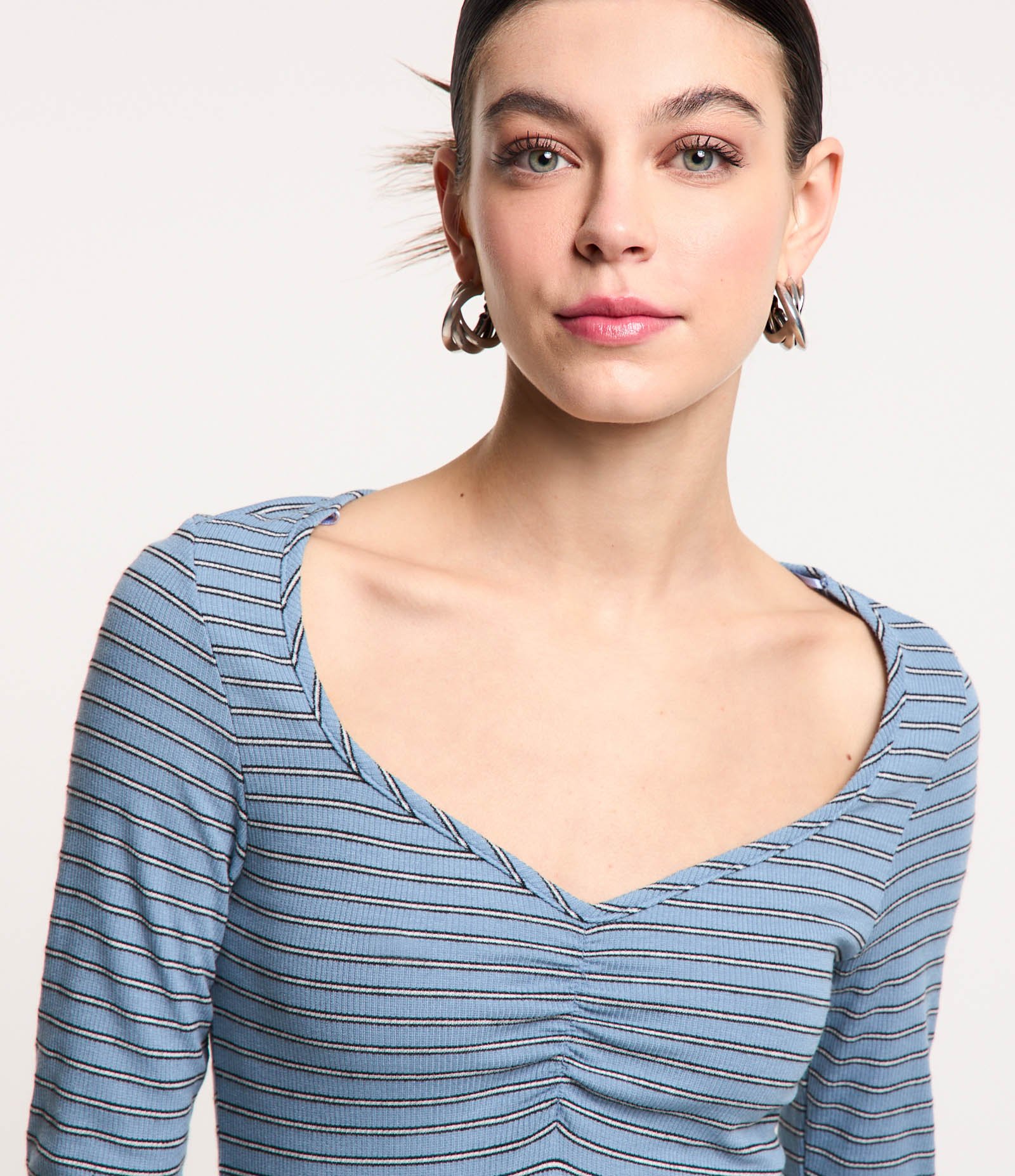 Blusa em Ribana Listrada com Drapeado no Busto Azul 4