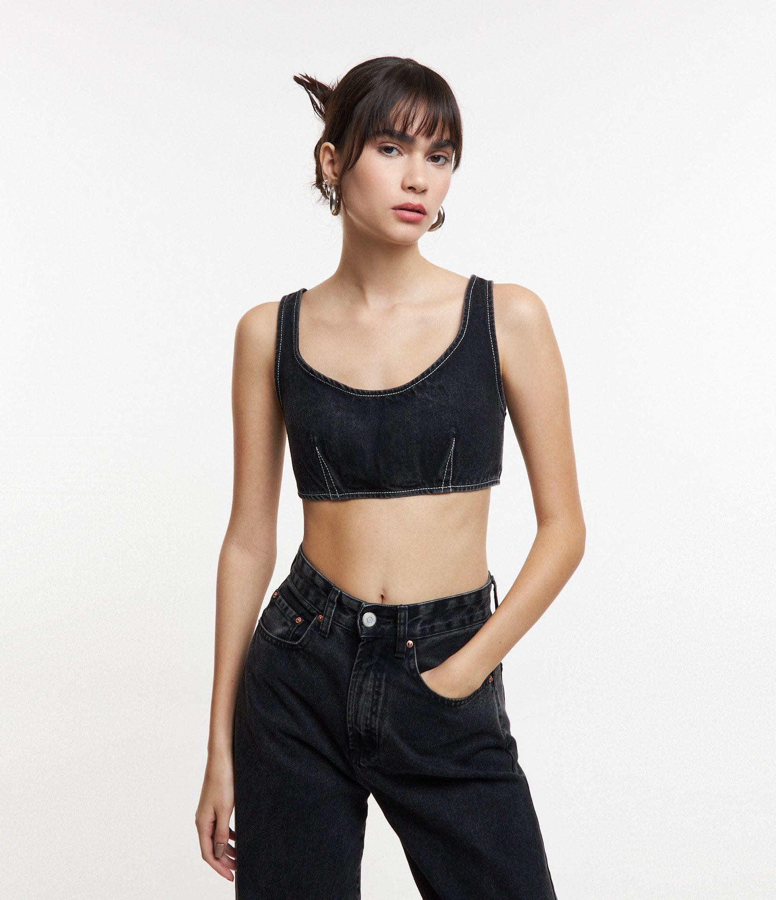 Top Sem Mangas em Jeans com Decote U e Costura Aparente Preto 1