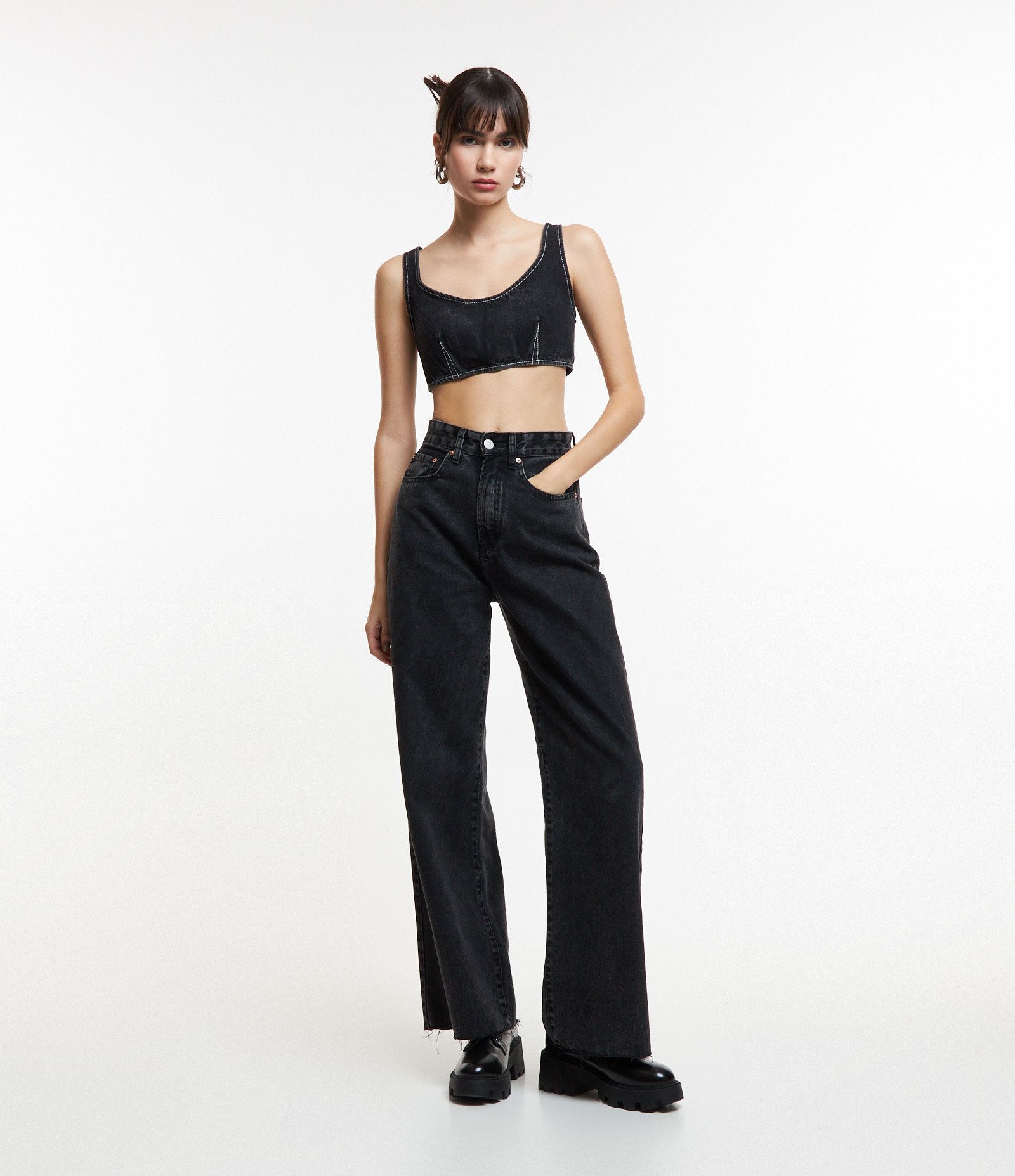 Top Sem Mangas em Jeans com Decote U e Costura Aparente Preto 2