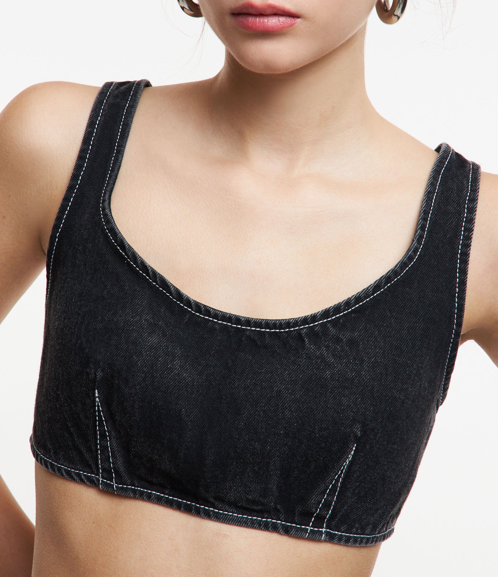 Top Sem Mangas em Jeans com Decote U e Costura Aparente Preto 4