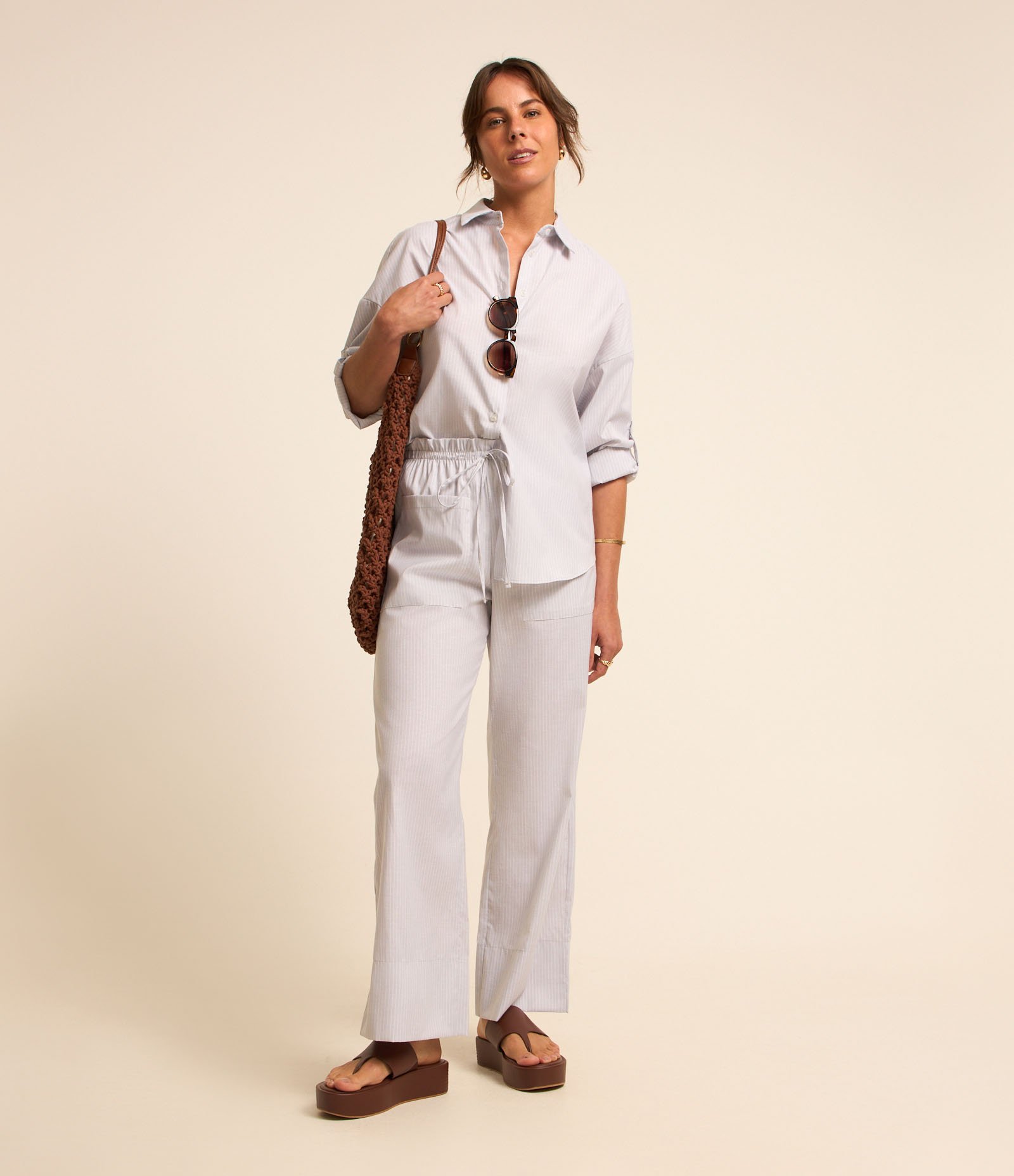 Camisa em Tricoline Listrado com Abotoamento Cinza 3