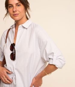 Camisa em Tricoline Listrado com Abotoamento