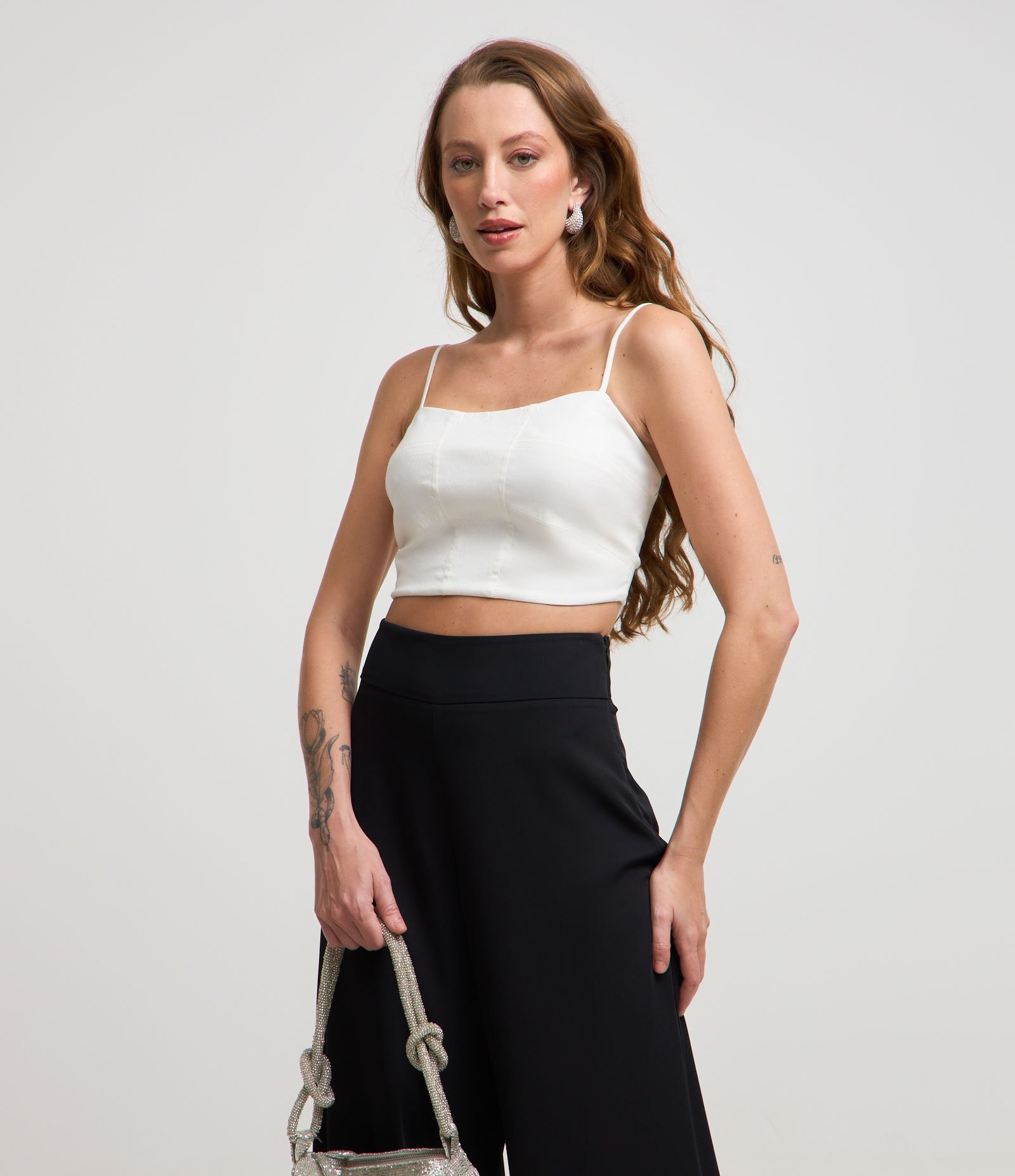 Blusa Cropped de Alça em Bengaline com Recortes Branco 1
