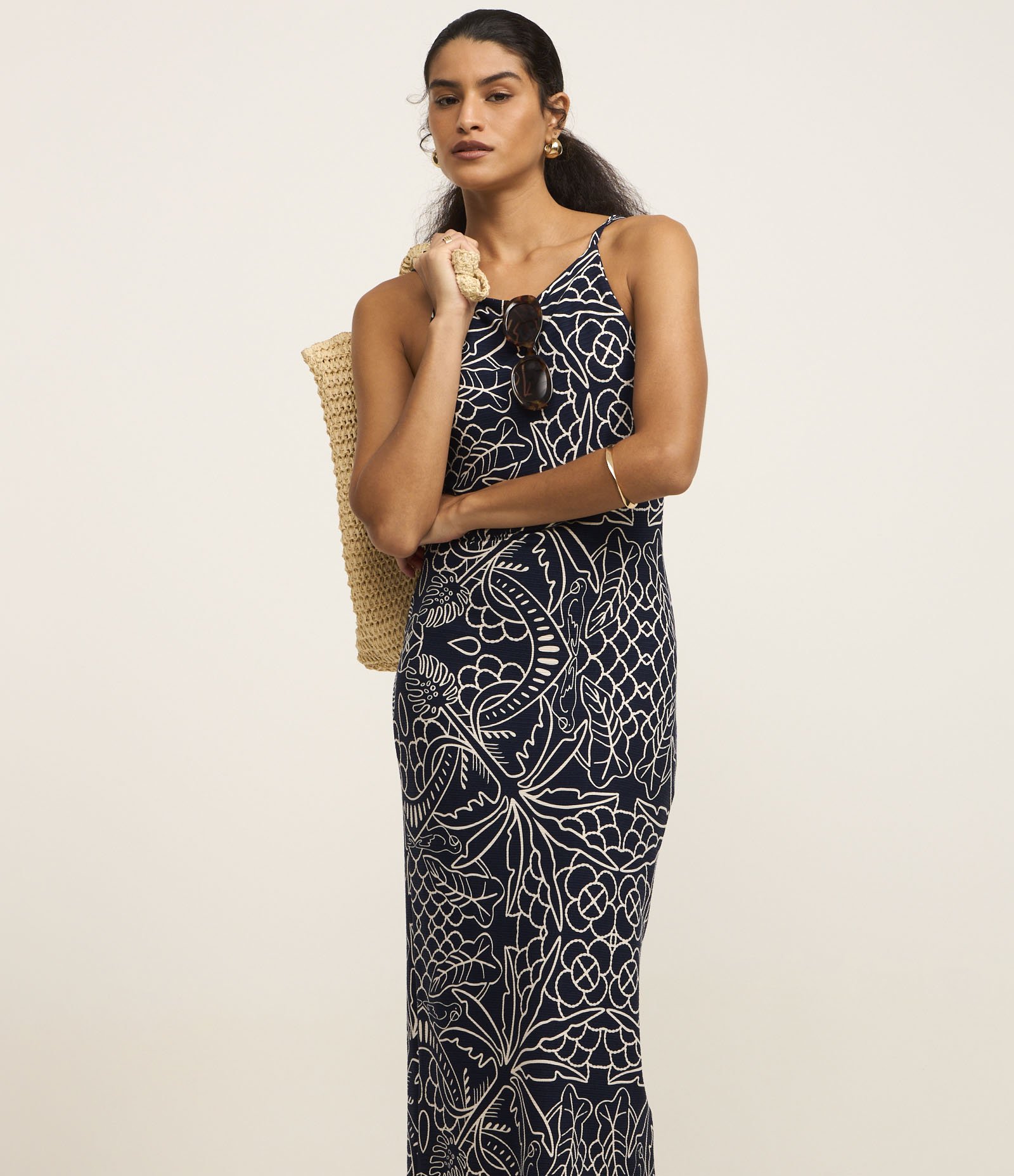 Vestido Midi em Viscose com Decote Costas e Estampa Tropical Azul Marinho 2