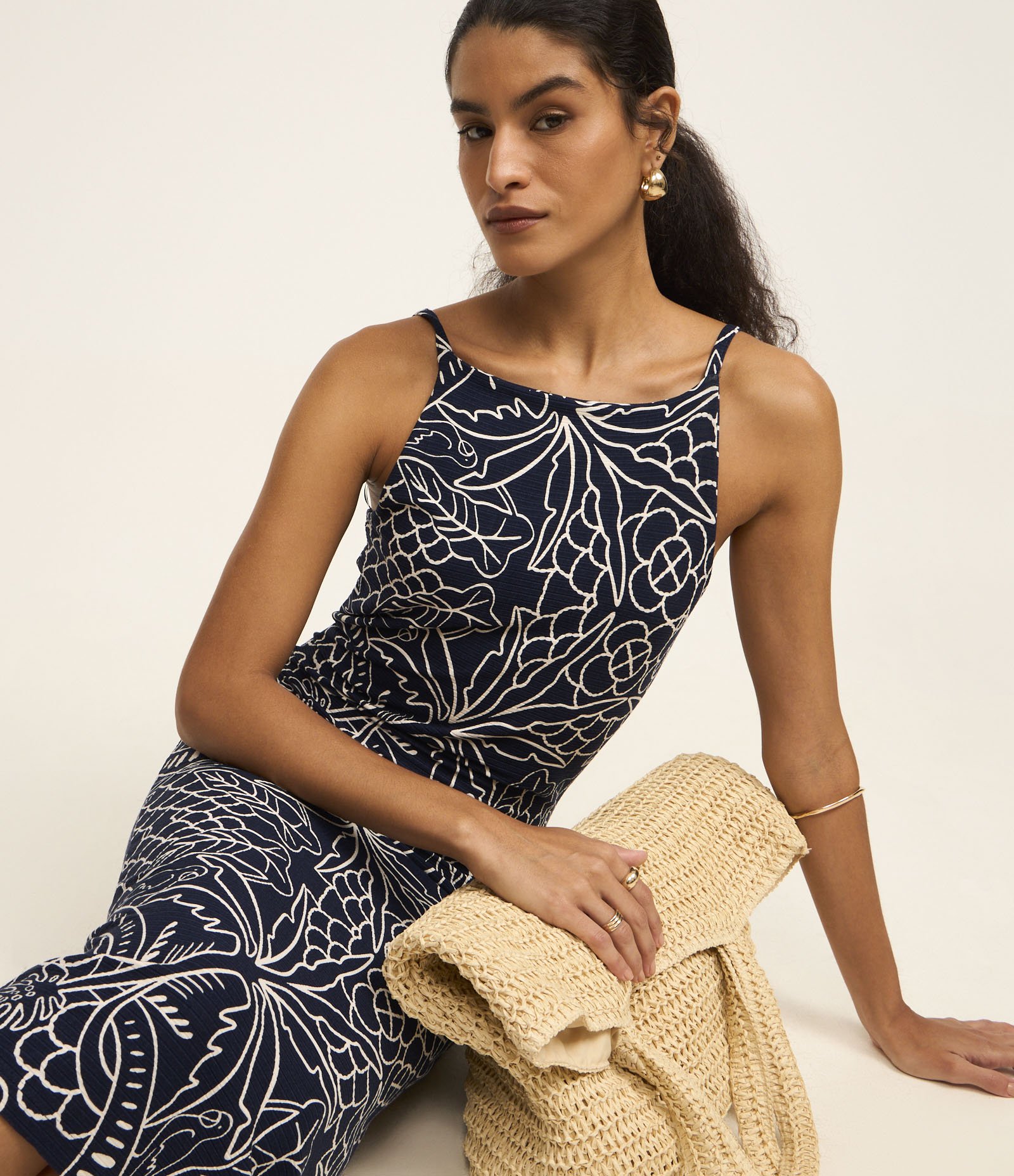 Vestido Midi em Viscose com Decote Costas e Estampa Tropical Azul Marinho 5