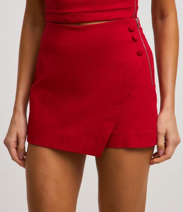 Short Saia Curto em Bengaline Sobreposta com Botões Forrados