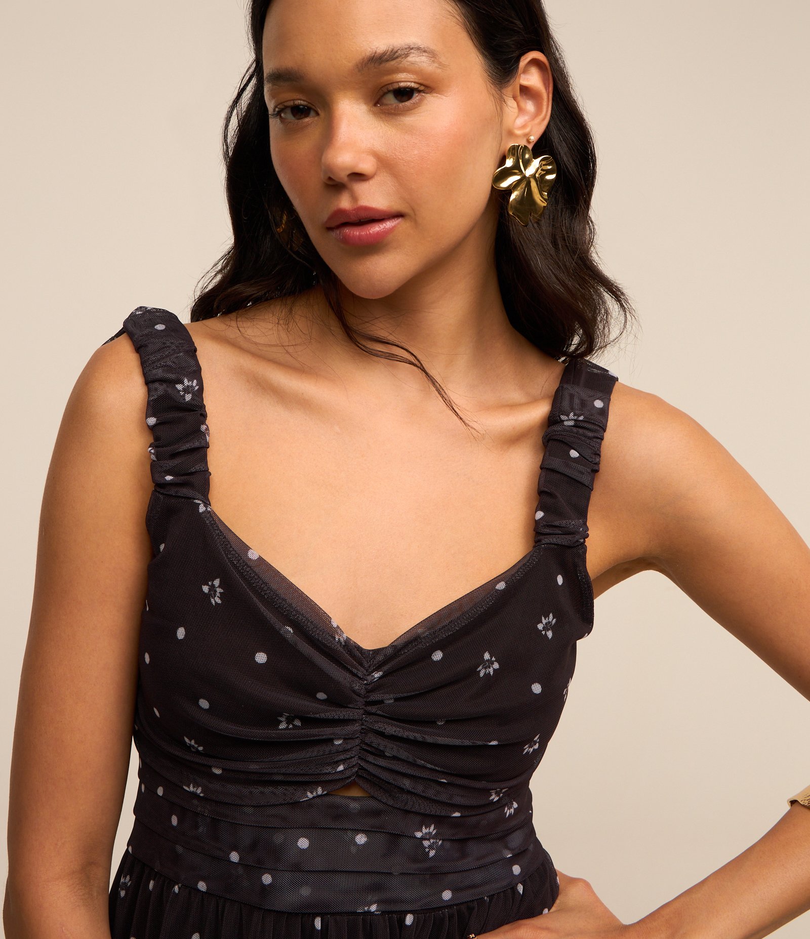 Vestido Midi em Tule com Detalhe Franzido e Estampa Poá e Flores Preto 4