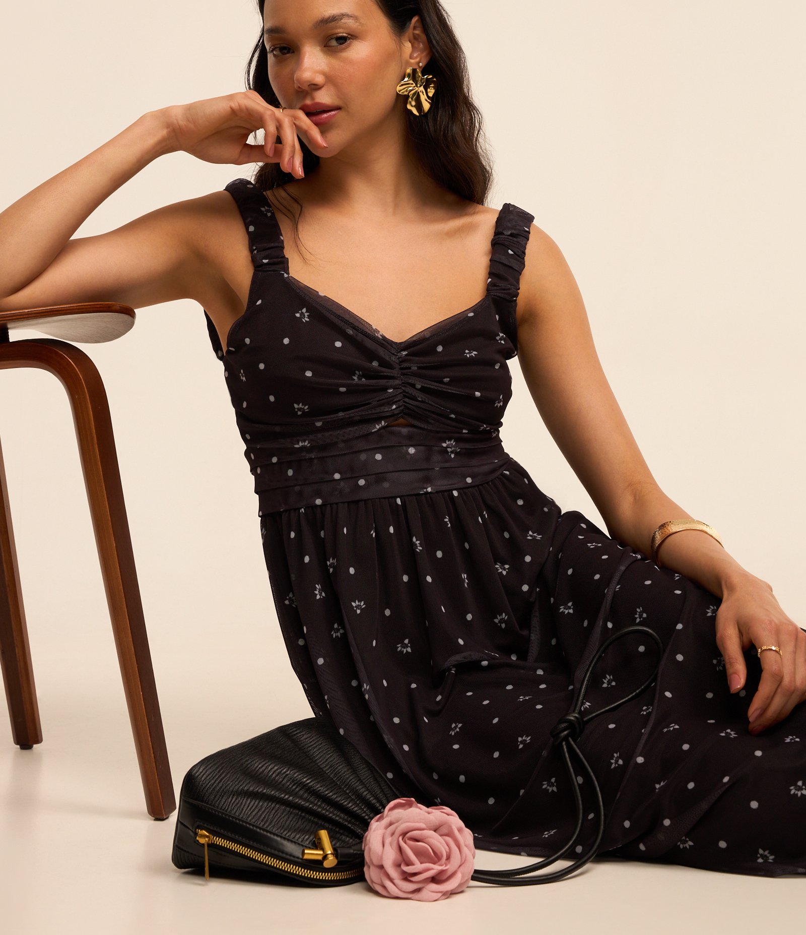 Vestido Midi em Tule com Detalhe Franzido e Estampa Poá e Flores Preto 5