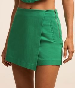 Short Saia em Bengaline Sobreposta e com Bolsinho Embutido