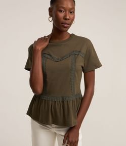Blusa em Algodão com Babado na Barra e Detalhes Rendados