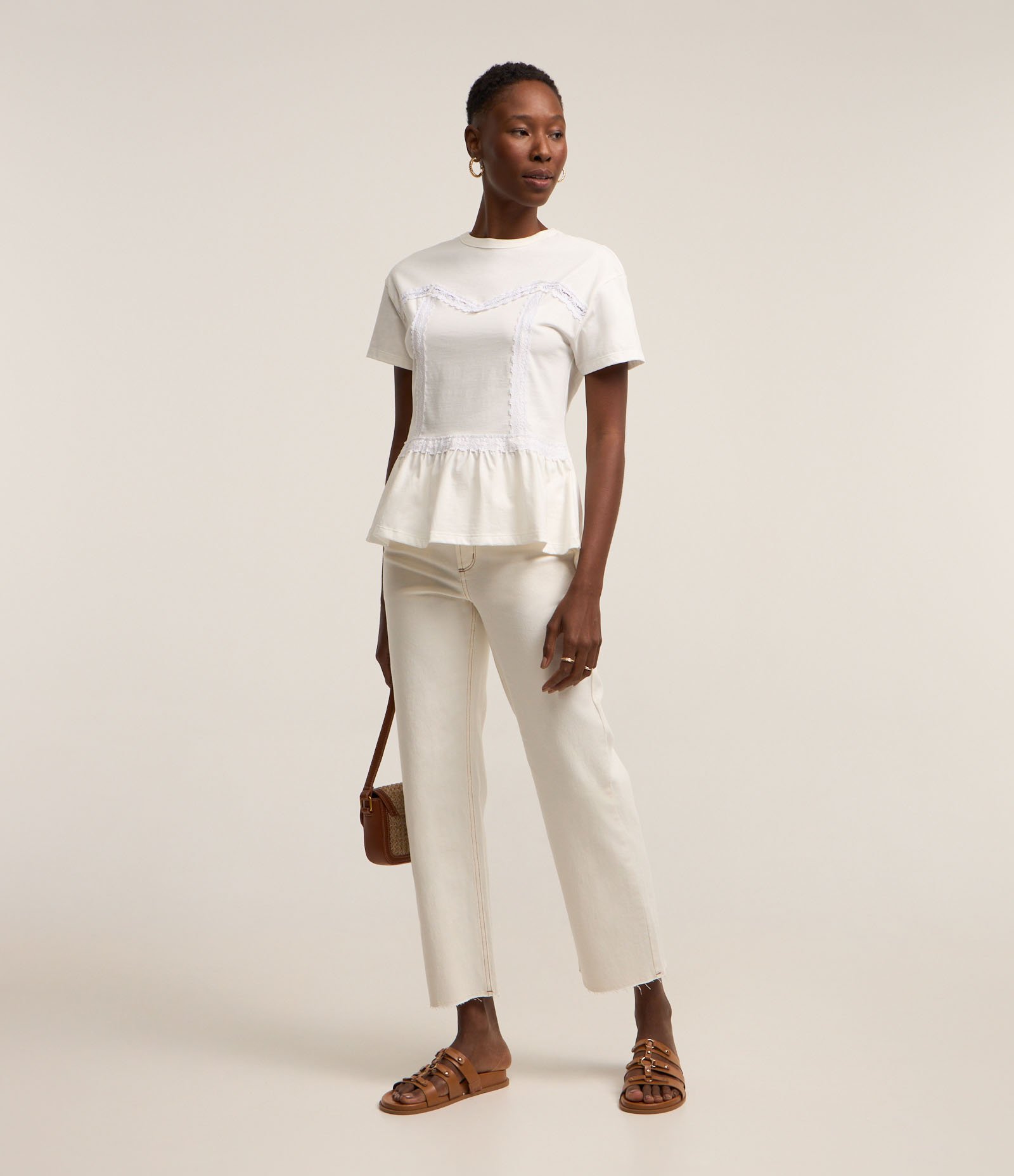 Blusa em Algodão com Babado na Barra e Detalhes Rendados Branco Neve 2