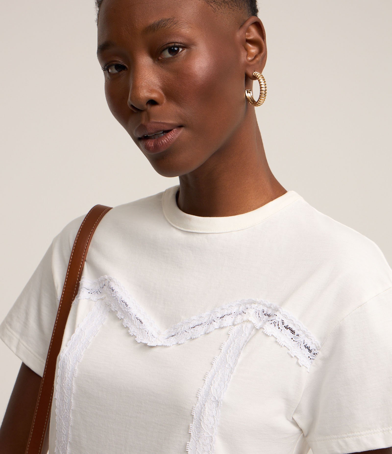 Blusa em Algodão com Babado na Barra e Detalhes Rendados Branco Neve 3