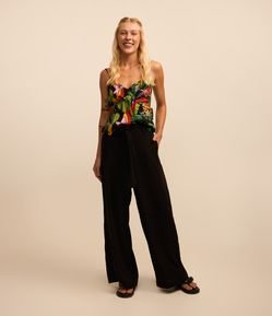 Calça Pantalona em Viscose e Linho com Laço na Cintura e Recortes