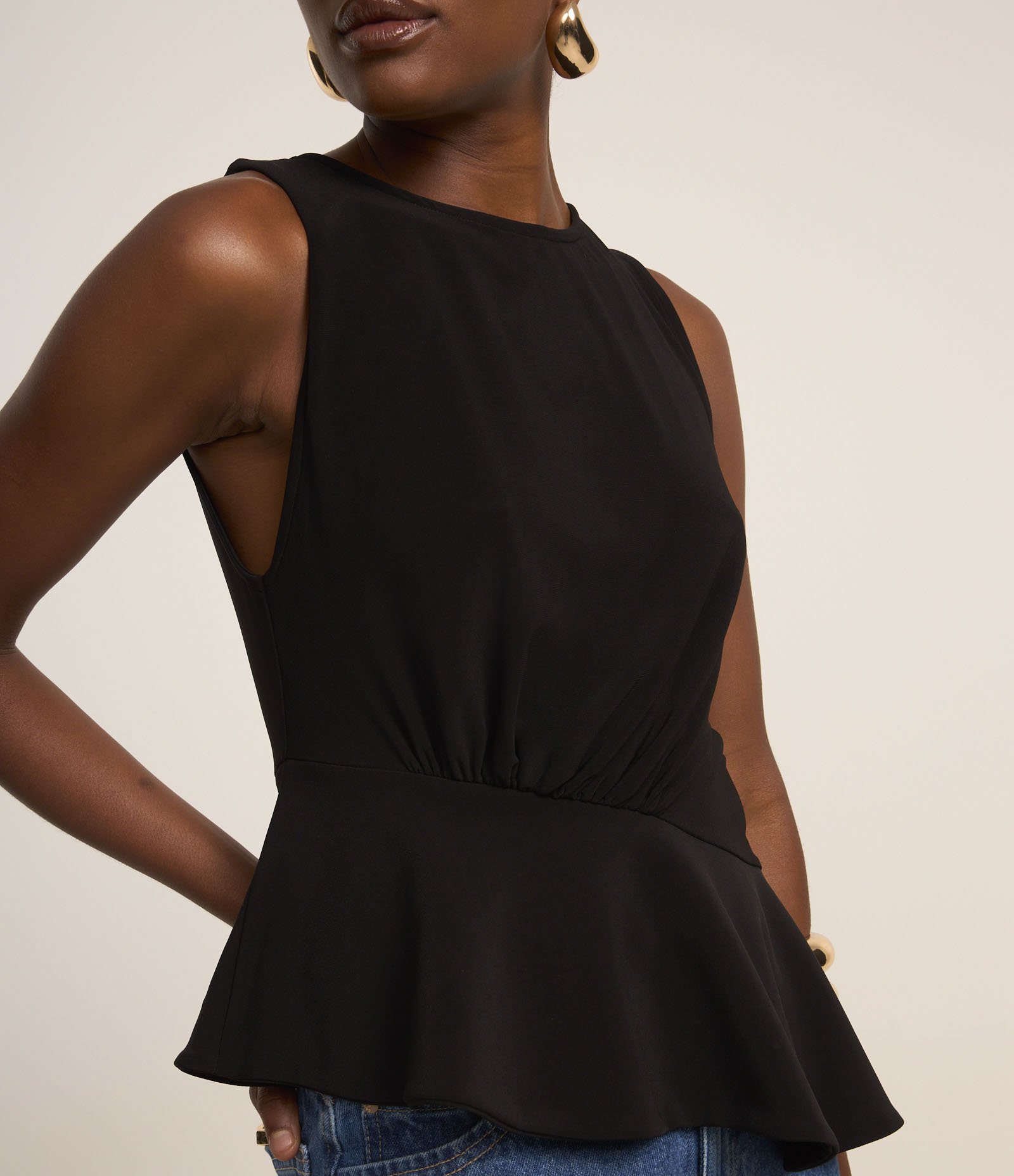 Blusa sem Manga com Peplum Assimétrico na Barra Preto 4