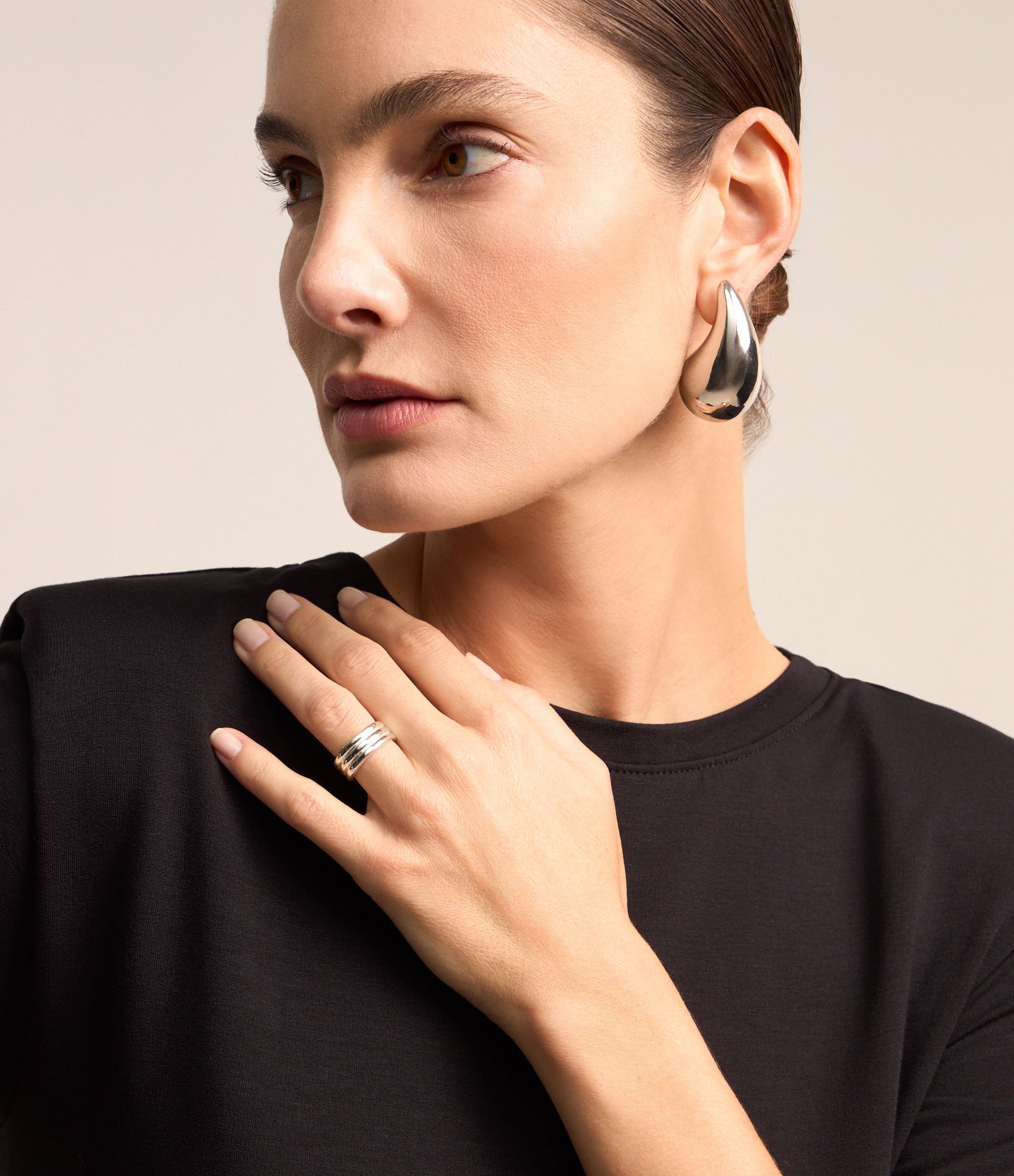 Blusa em Moletinho com Ombreiras Preto 4