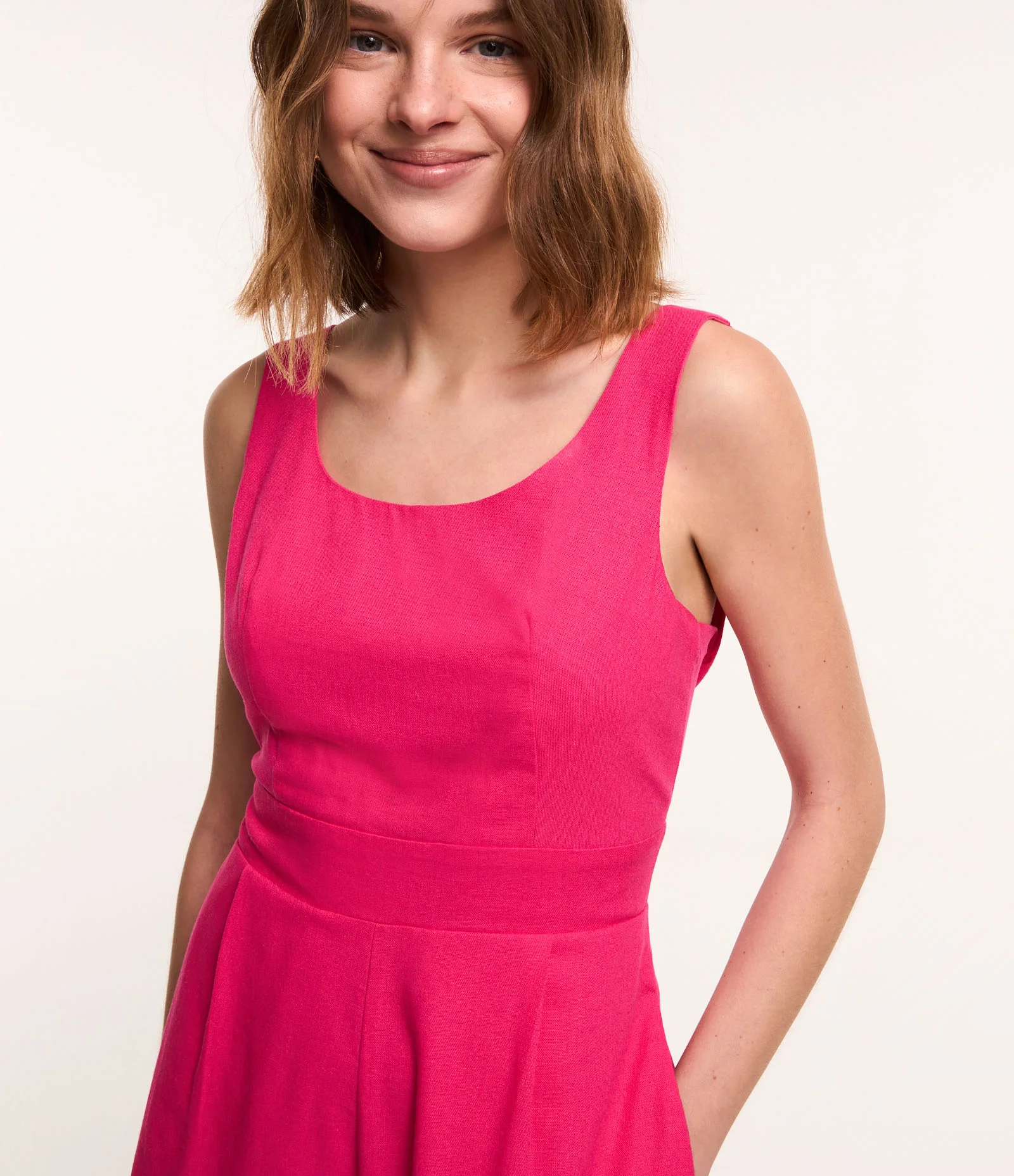 Macaquinho em Viscose e Linho com Bolsos Rosa 2